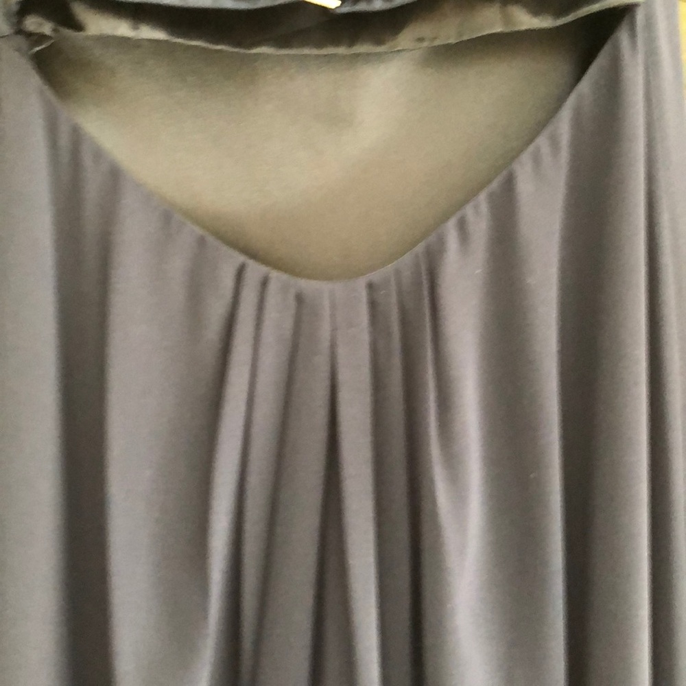 Gown - Picture 5 of 7